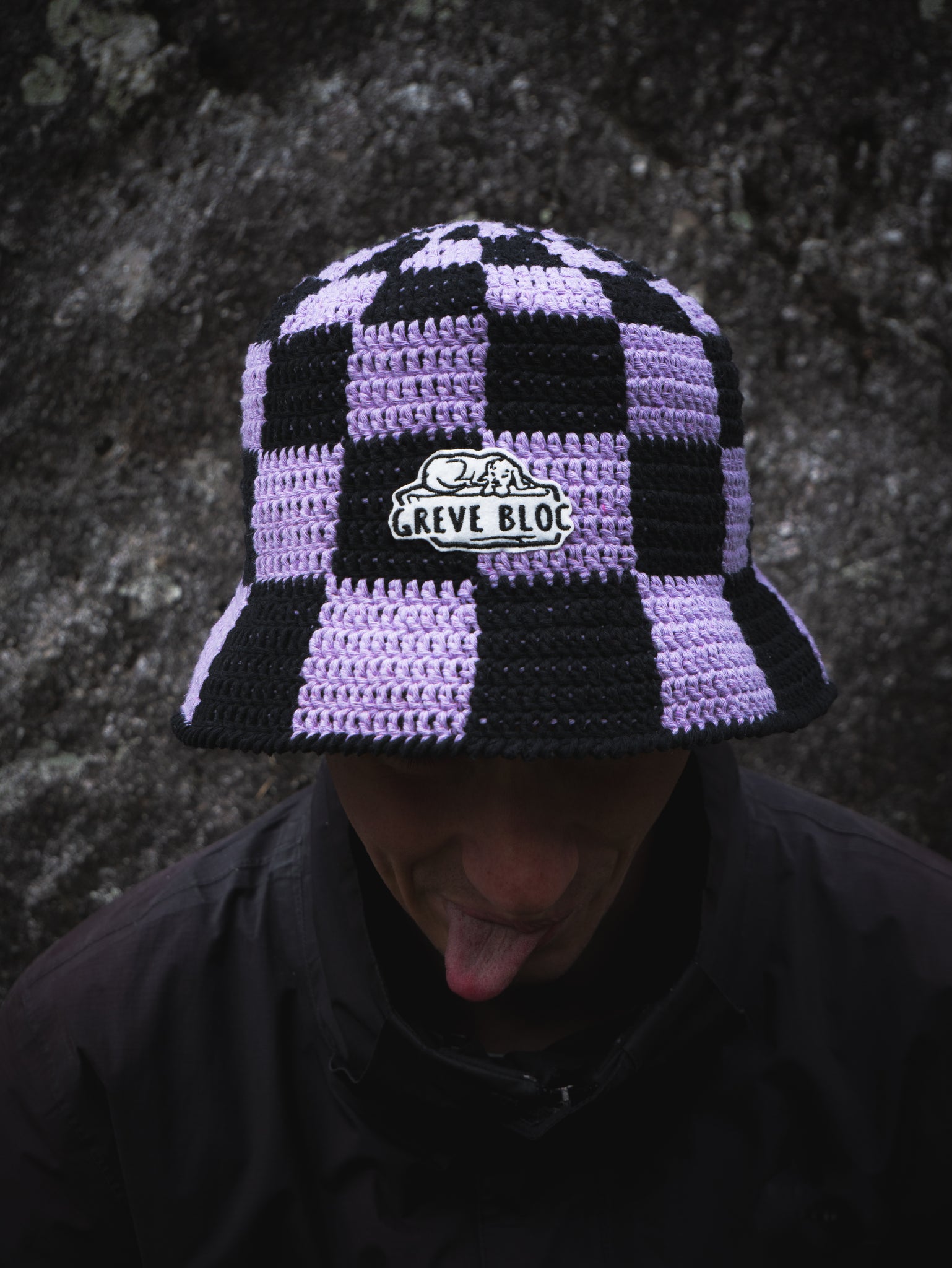 Bucket hat "Chess" lilla e nero