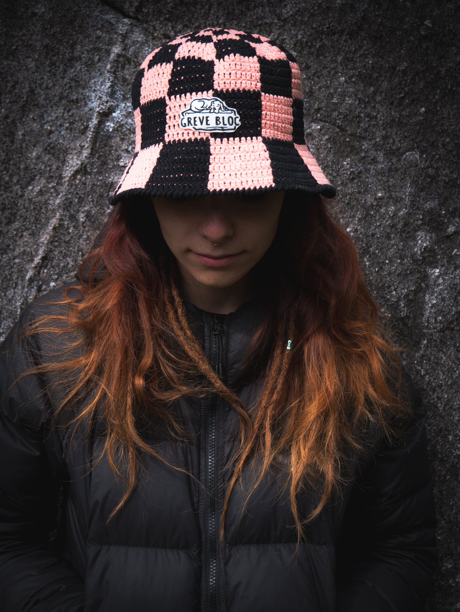 Bucket hat "Chess" pesca e nero